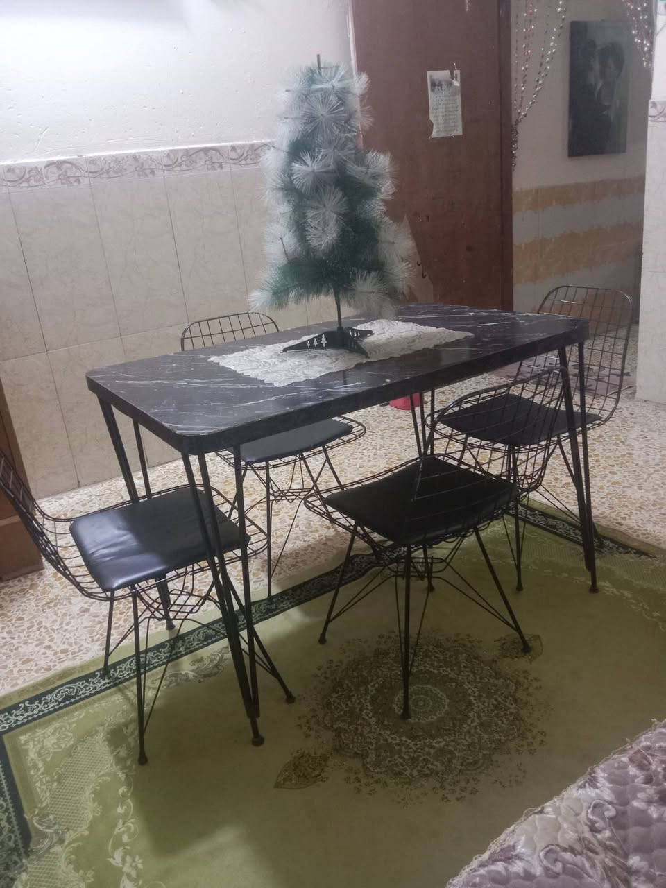بوفيه نضيفه وميز طعام خشب نضيف مكلفه بالنشر


**إذا كنت صاحب هذا الإعلان وتريد حذفه لأي سبب، رجاءا أرسل رسالة إلى الدعم الفني**