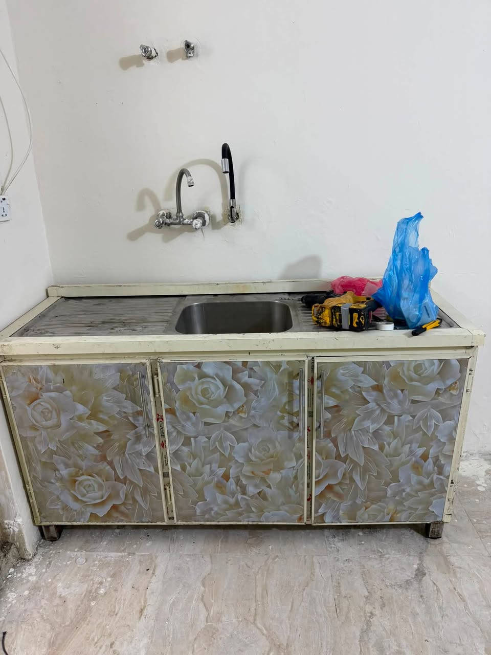 ثلاث ابواب سنك مع ملحق الدوره الميكانيك 

*********** 

السعر 85 الف

