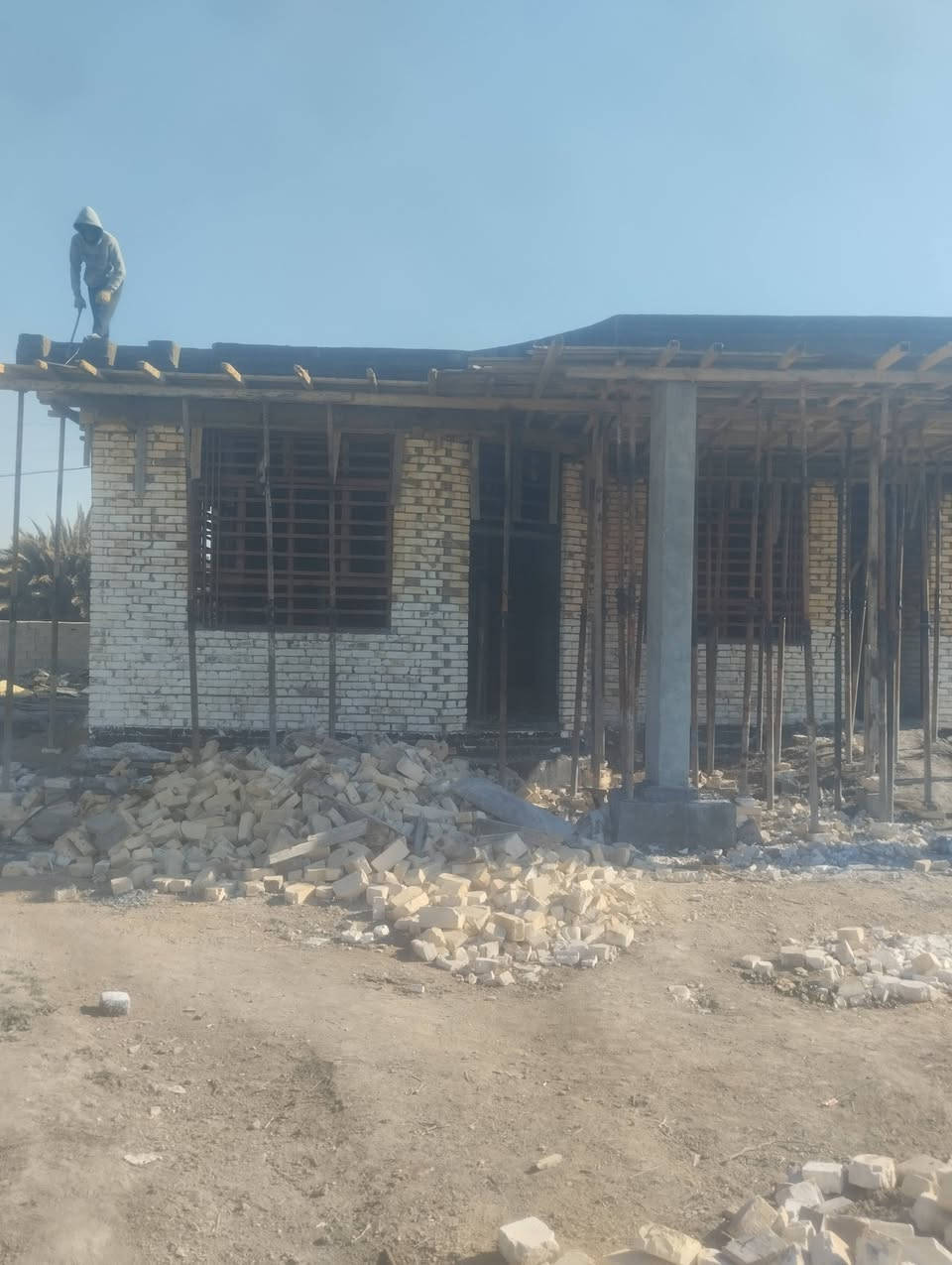 العمل داخل بابل وبغداد مقاولات عامه وكافة اعمال البناء والترميم وتسليم هيكل عظم أو تسليم مفتاح وحسب المدة الزمنية المتفق عليها #للاتصال خاص أو *********** أو ***********
