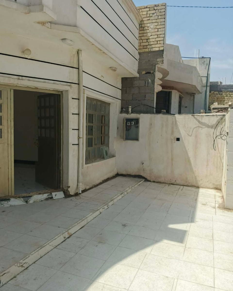 للبيع :
بالفلوجه /الشهداء بشارع جامع المرسلين شارع 12m بيت 170m طابق واحد غرفتين نوم وصاله واستقبال وحديقه وكراج البيت بناء 2013 مرمم فول سعره 105مليون تفاوض بسيط والبيت فارغ وجاهز للسكن / مكتب المانع للعقار مقابل كراج بغداد للنقل الموحد ***********//***********
