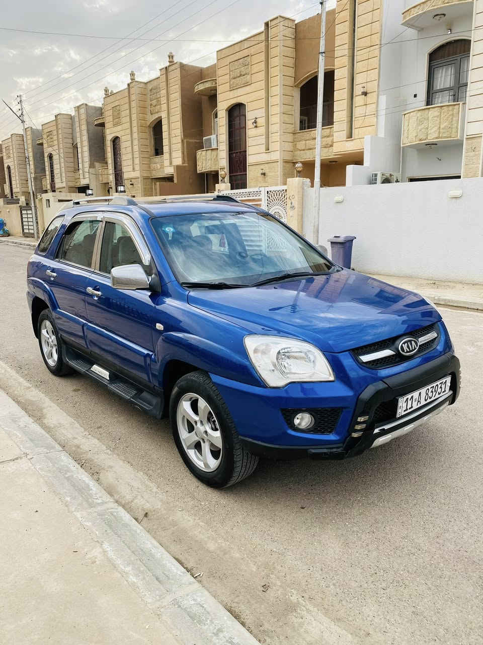 سلام عليكم للبيع كيا سبورتج موديل 2009 كير محرك صدر تايرات كهربائيات باتري كلهن شرط سياره حلوه وجاهزه ومال جناي السياره تبريد ثلج❄️تدفئه نار🔥السياره فول مواصفات كشانه تبريد تدفئه تحكمات ستيرن اشاير بلمري سلايت وبعد بيها هواي مواصفات رقم بغداد دولي سنويه جديده شرط التحويل والغرامات …ملاحضه السياره مكفوله كفاله عامه حت الدعاميات بدون صبغ السعر 109 مكان السياره صلاح الدين تكريت رقن الهاتف للأستفسار اسيا ***********
