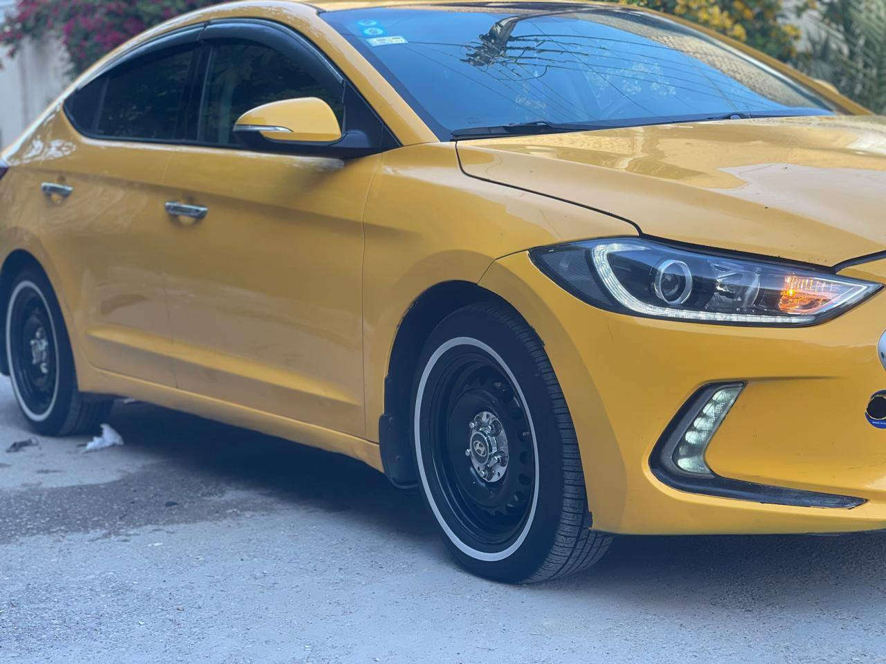 السلام عليكم الانتره   البيع 2018بيه بس بنيد مبدل بدون دواخل مكينه وكير شرط طخم تاير حداديه جديده السياره جاهزه تبريد بسمي شرط التحويل سنويه 27 مصفره هيه وغرامات المكان الناصريه السعر 125وبيه مجال  ***********
