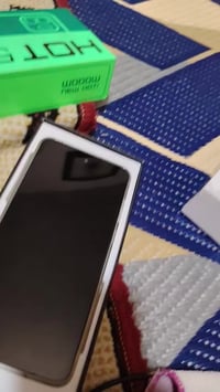 هذا المنتج هو هاتف ذكي من طراز Infinix Hot 50i.  الشاشة: 6.7 بوصة من ن...