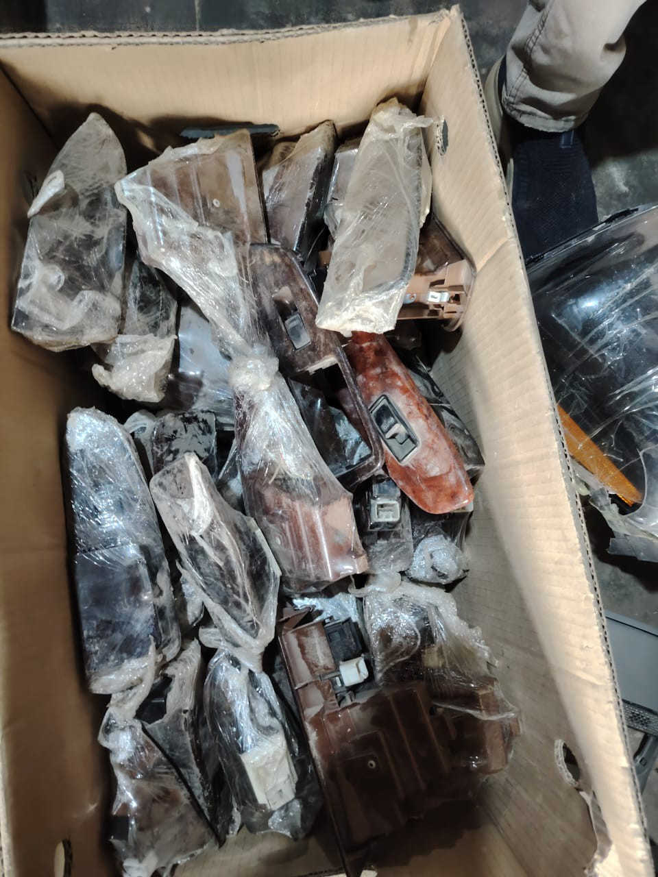 سلام عليكم متوفر تحكم جام ملكه جمله ومفرد توصيل موجود 
***********
***********
