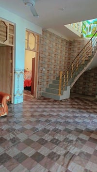 الدار للبيع المساحه 190م طابقين ٤نوم صاله مطبخ كليدور مجمع صحيات حي ال...