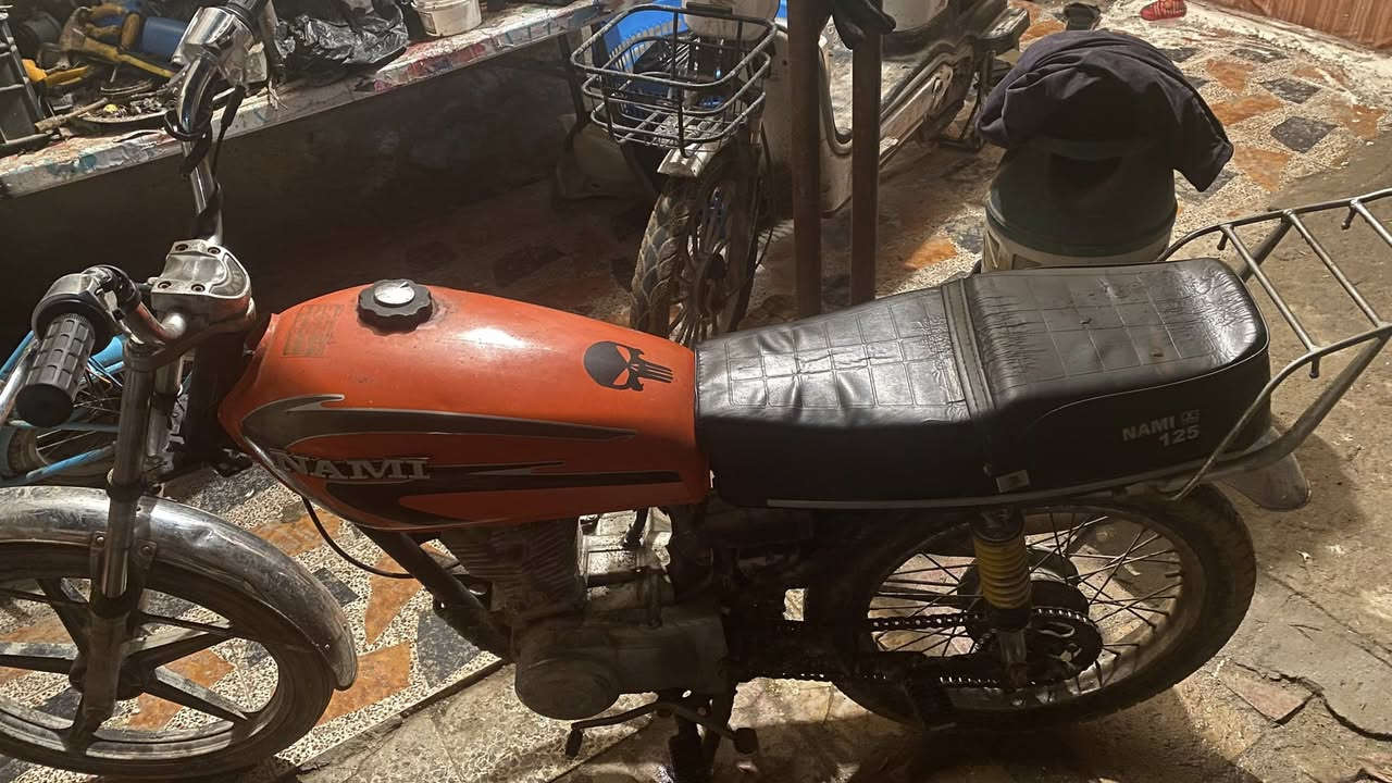 سلام عليكم دراجه اوراق سعر ٤٥٠مكاني بصره كرنه للستفسار عل رقم مكلف بنشر***********
