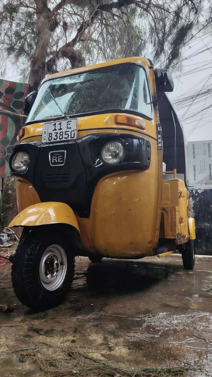 السلام عليكم تكتك 21مرقمه رقم بغداد مكينه نضيفه مكفوله من صبغ بيه ضربه موضحه بصوره بيه بارد شراي يخابر ***********
