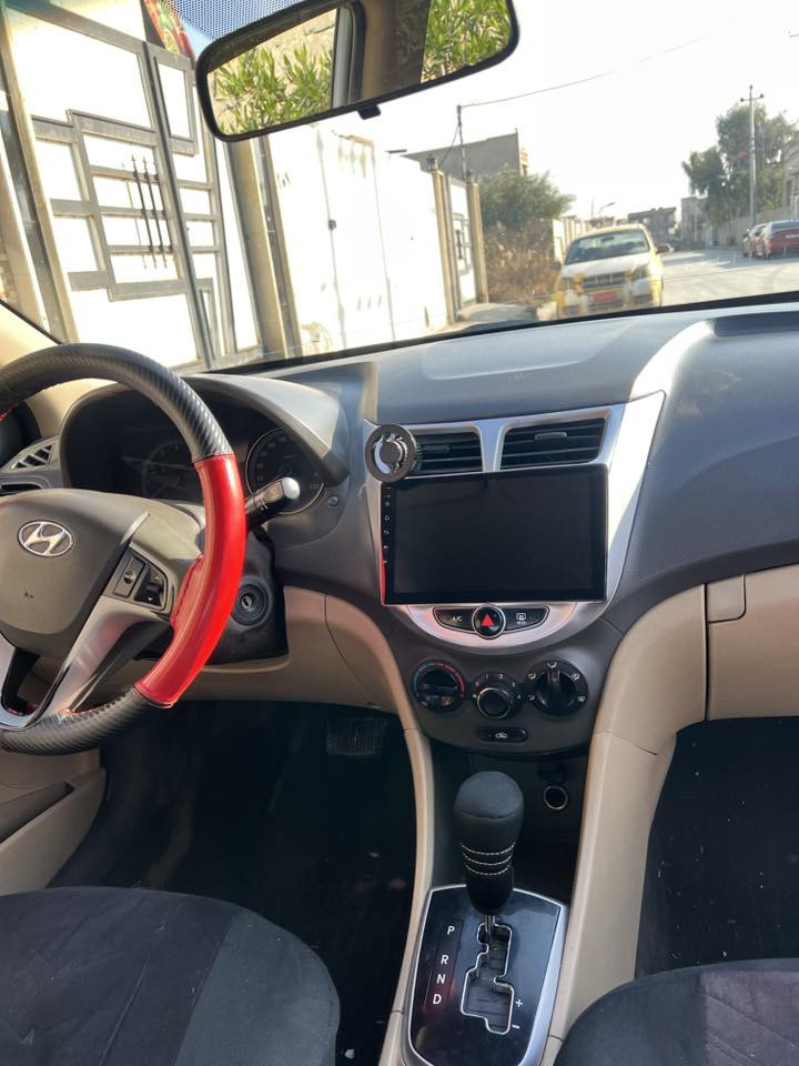 للبيع 
اكسنت مضلع 2013 
مكينه كير شرط 
سياره اكلين 
ماناقصها كلشي
110$ 
***********
