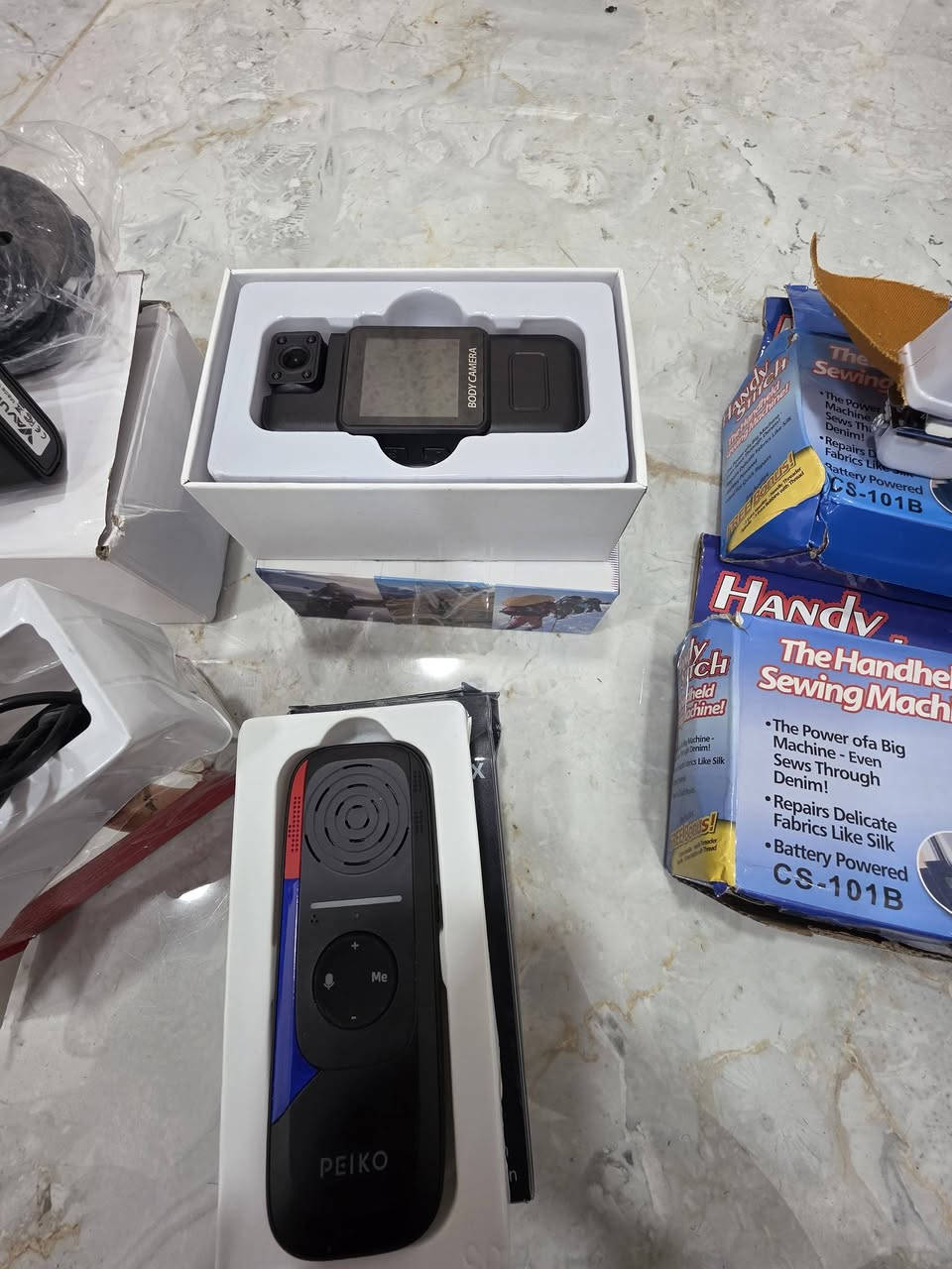 🔥 تصفية تصفية.. تآخذهن كلهن بـ 25 ألف! 🔥
يا جماعة، هاي آخــــــــر قطع باقية عندي وراح أصفيها تصفية نهائية.. السعر محروك حرك للي يلحگ! 🏃‍♂️💨
​العرض يشمل هذن الغراض "كلهن سوية" مو قطعة وحدة:
​✅ دش كام (كاميرا سيارة): وثق طريقك واحمي حقك بالتصوير.
✅ بودي كام (كاميرا جسم): صغيرة وعملية وتصويرها واضح.
✅ جهاز مترجم PEIKO الذكي: يترجم لك اللغات فوراً ويفيدك بالسفر.
✅ ماكينة خياطة يدوية: مالت الفزعات السريعة، تخيط حتى الجينز.
​💰 السعر: كلهن بـ 25 ألف دينار بس! (أي نعم، كلهن بهذا السعر)
🚚 والتوصيل؟ لعيونكم مجااااااااني لكل العراق! 🇮🇶
​⚠️ ملاحظة: هي بس هاي المجموعة باقية عندي، يعني أول واحد يحجز هنياله ياخذهن!
​للحجز السريع:
📥 راسلني خاص هسة قبل لا يطيرن من ايدك.


**إذا كنت صاحب هذا الإعلان وتريد حذفه لأي سبب، رجاءا أرسل رسالة إلى الدعم الفني**