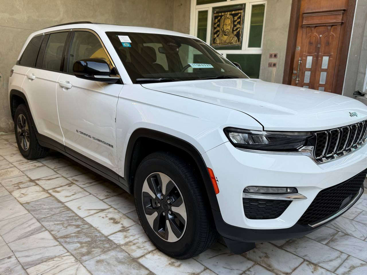 سلام عليكم
جيب هايبرد فول موديل 2022 رقم بغداد بسمي
تبديل جاملغ وبنيد نفس اللون حاليا السياره بدون صبغ حته الدعاميه مامصبوغه
بدون دواخل وبدون شاصي
فول مواصفات 
بنوراما 
ثلاث شاشات
صندوق كهرباء
رادارات جانبيه واماميه ونقطه عمياء
ستتم صوت 
كشنات خزن ممريي
خمسه راكب
حادث السياره جاملغ وبنيد
ماشيه 47 الف ميل
رقم بغداد
مكينه 2000توربو
مكان السياره بابل القاسم
للاتصال ***********
السعر 275
