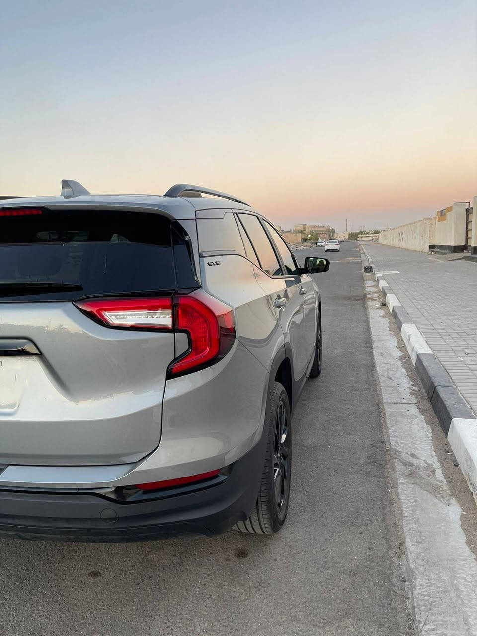 جمسي تيران وارد امريكي موديل 2024
الفئة SLE بلاك توب 
عداد المسافه 22 الف ميل 
الضرر خشم البنيد بارد 4 اصابع فقط
ايرباك الدركه فقط 
صور الحادث ناشرهن 
محرك 1500 تيربو 
مطعمه بلاك توب بالكامل 
دعاميه دنلي 
تبريد امامي خلفي
كشنات تدفئة 
كشن كهربائي
تشغيل عن بعد 
ابواب بصمه
رادارات 
حساسات 
اوتو هولد
اوتوب ستوب امامي وخلفي 
كفاله عدا البنيد 
وبقيه المواصفات المعروفه 
اللون رصاصي 
رقم فحص مؤقت تترقم جميع المحافظات 
دخول جديد مكانها البصرة 
حره بسمي 
هاتف ***********
السعر 195
