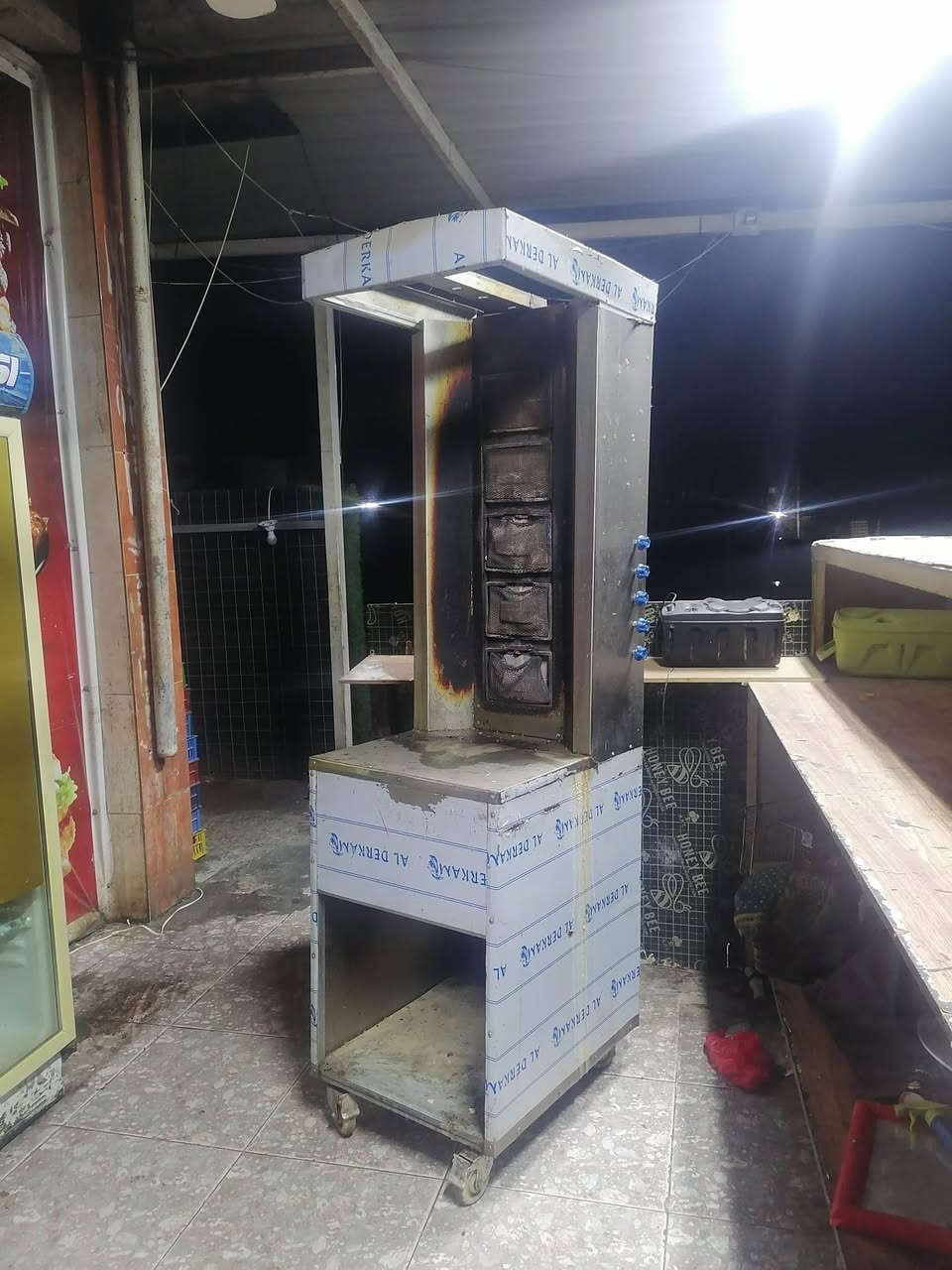 سلام عليكم
مطعم الكابتن للبيع بسبب عدم التفريغ
مطعم جاهز مابيه اي نقص
غراض كلهن نضيفات
مع الحديقه وبيه بلازما وكاميرات
وكراسي وميوزه
والباقي مذكور بل صور

العنوان قرب كوفي ابو علي
***********
***********
الي يحب يستفسر ع سعر يتصل ويدلل
