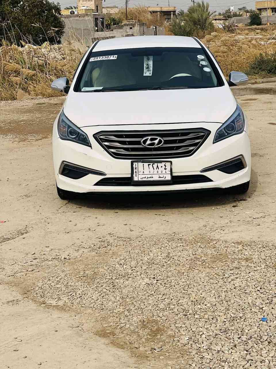 سوناتا 15 وارد أمريكي
سياره جاهزة من كلشي مكينه 2400 سي ون 
تبريد حداديه مانقصه شي 
رقم واسط 
ضربته بنيد سياره ماواصل للدواخل
عنوان ذي قار الشطره. سعره 125
***********
