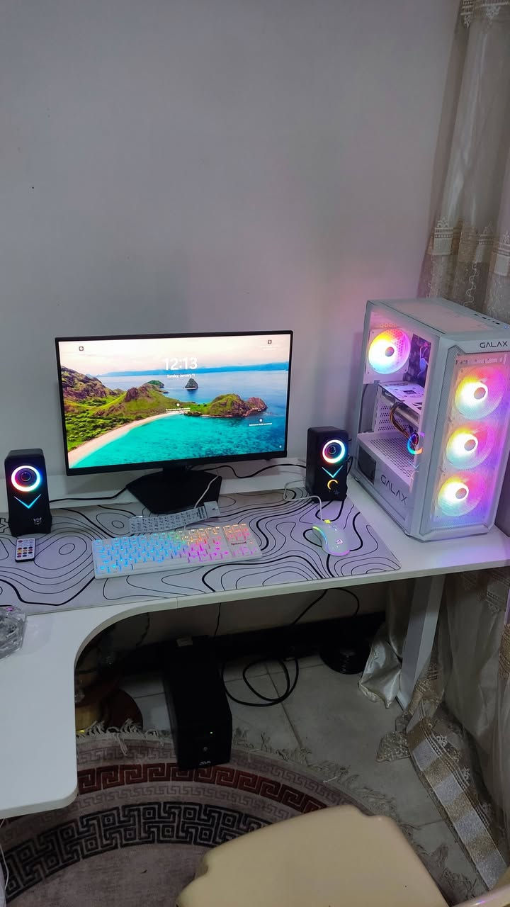 تجميعة PC للبيع نظيفة جداا بمواصفات : 

cor i5 10400F

rtx 4060 INNO3D 8g

16g ram Delta Force RGB DDR4

H510M PLUS MSI 

AK600 W Power Supply

Case Galax argb

M.2 1T PNY

ملحقات الكمبيوتر :

شاشة   هرتز MSI FHD 24 180 

الماوس red dragon rgb 

الكيبورد red dragon rgb 

سماعة رأس RAZER 

ماوس باد حجم كبير 

سبيكرات  ONIKUMA Gaming L2

يو بي اس Zeus 1500 va مبدل بطاريات جدد 

ميز كيمنك RGB لون ابيض 

السعر الكلي مع جميع الملحقات : مليون و 400 الف وبي مجال بسيط مكاني بغداد 

للتواصل على الخاص او واتساب ***********

