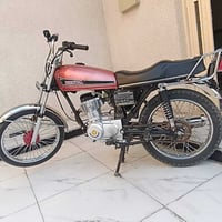 هوندا • بدون وراق • مكينة