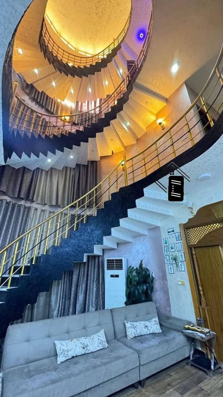 دار لـــلـــبـــيـــع #مبادرة_او_نقداً 
——————————————-
⭕️العنـــــــوان التقية الاولى قرب شارع 40 
⭕️المساحـــــــة /250 متر واجهة 12،5 
—————————————
           تفاصيل الدار …….. طابو صرف 
✨3 طوابق بناء حديث 
✨كونكريت مسلح 
✨غرف نوم عدد 5 
✨صالة عدد 3
✨ استقبال ،مطبخ 
✨مجاميع صحيات عدد 3 
—————————————- 

⚜️ للاستفسار الاتصال او واتساب ***********
