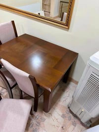 طاولة سفرة • غير مستخدمة • ٤ مقاعد