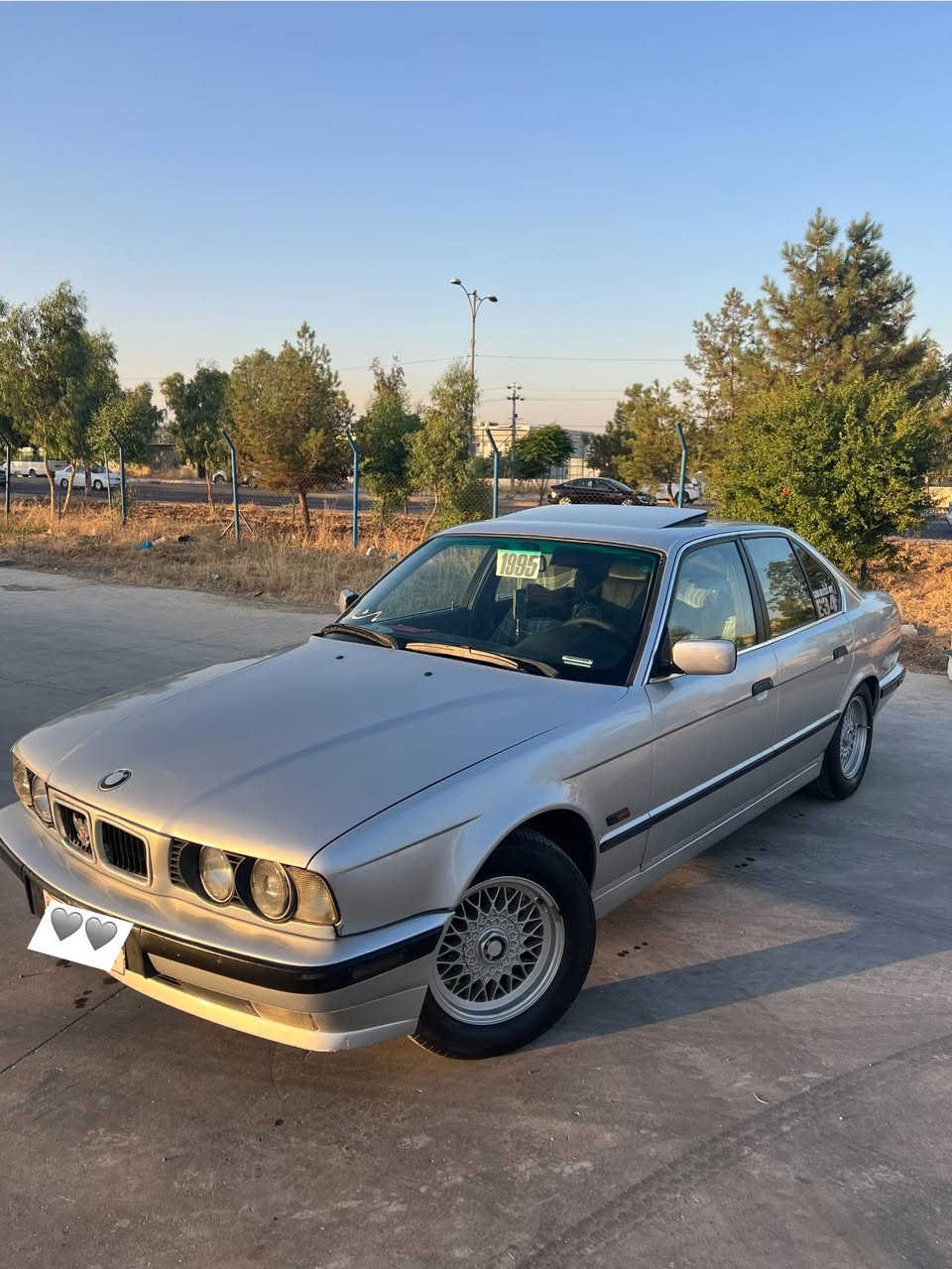 BMW525
بێم مۆدێل ١٩٩٣ 

ئاڕمی پلاستیکی هەولێر ئاڕمو ئەوەلیاتی بەشەرت 

سەیارەکە هی ماڵی خۆمە هە مەعرەز نیو زۆر جایزە

تەبرید ساردو گەرم 

سەیارەکە فوول فوولە  
سڵایدە 
کوشن جلدە

تەلەفۆنە

ئێرباگە

دەبڵ چەکمەجە

چوار جام کارەبایە 

کوشن کارەبایە 

ناو داخلی زۆرر تازە ماوەتەوە 

هەموو گیانی بێ عەیبە 

نرخەکەشی ٦٢ گەڵاو مەعمەلە 

***********

چەمچەماڵ

🩶
