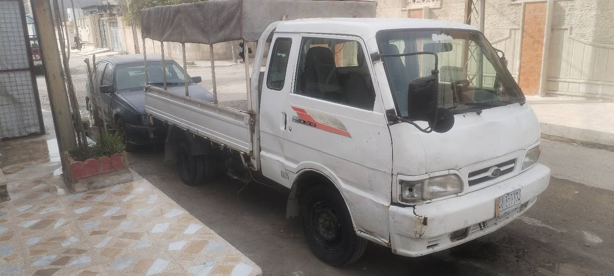 كيا مديل ٩٦رقم ألماني راعيها موجود شرط تحويل سنويا عضم عاج صارلها شهرين من صقطت بيها حصه كازالسعر٥٠وبيهامجال مكينه تصرف بس لكير شرط وكسن شرط وشاصي شرط ستفسار عل *********** مكاني موصل ايمن
