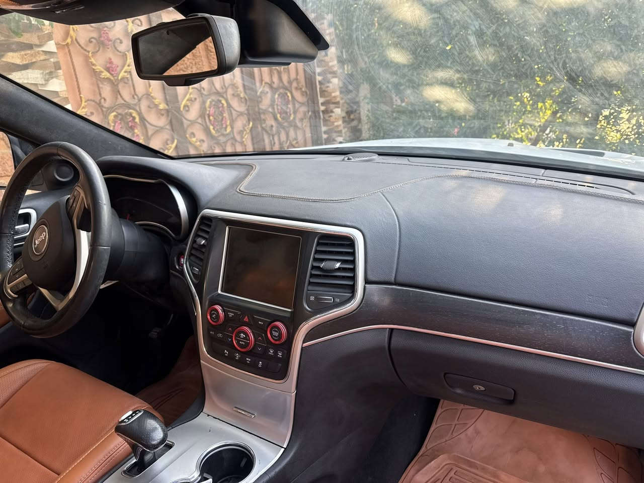 جيب 2014
رقم بصره الدولي 
خليجي كفاله من البارد 
محدث بنيد ودعاميه X
فول مواصفات 1/1
فتحه بانوراما 
محرك 3600
رادار امامي 
نقطه عمياء
تحديد مسار
خزن ميموري
كشنات تدفاه تبريد 
حساسات خلفي امامي 
مواصغات بيها هوايه 
مكانها بغداد 
سعر 215وبيها مجال كلش قليل

***********☎️
