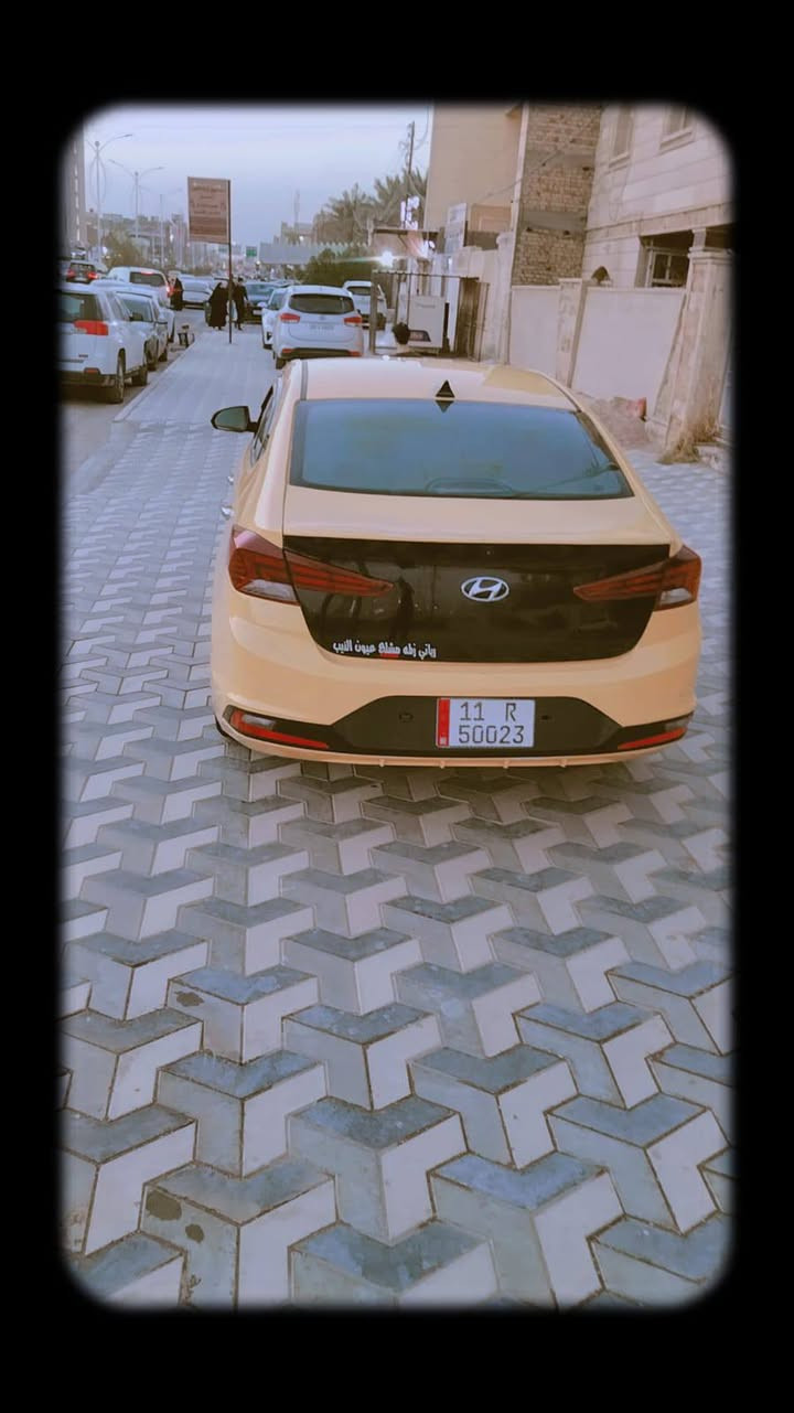 النترا امريكي 2019 الوارد جاملغ وبنيد  
رقم بغداد ب اسمي 
مكينه 2000 دوش 
كير  AT بلادي 
تخم تاير 
باقي مواصفات السياره معروفه 
مامتواجد ع فيس ***********
