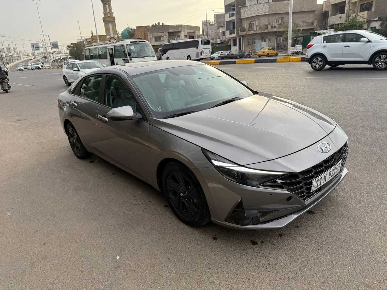 انترا وارد امريكي
موديل 2023. 
السيارة لمتد 
حادثها بسيط مثل ما موضح بالصور
السياره بانزين فقط 
السياره ماشيه 39 ميل
سياره حاليا موجوده فد بغداد  .
مواصفات السياره فول 
تشغيل عن بعد بانوراما
 دواخل جلد ابيض
السعر 16000$
رقم الهاتف :***********
