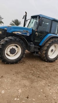 تركتور نيهولند • موديل 2001 • كركوك