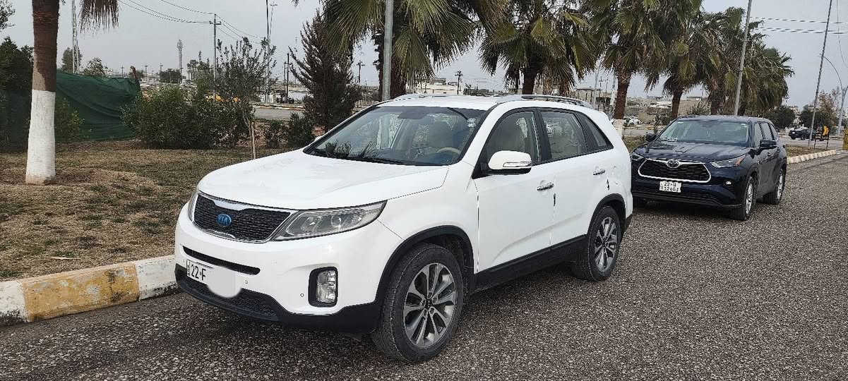 مكفولة كفاله عامه من الصبغ والبارد وتبديل 
محرك 4 سلندر 2400
مواصفات فول بس بدون وبانوراما
بصمه تشغيل 
بصمة بيبان
بصمة صندوق
لد أمامي 
لد خلفي
حساس امامي 
حسلس خلفي
كشن كهرباء
داخل صاج
استيرن صاج 
بلوتوث
بردات بلادي
7 راكب 
3 قطع تبريد 
تحكم ستيرن 4 جهات 
مانع انزلاق 
مري شفط 
اشاير مري
كاميرا بلاد وشاشة بدشبول

علما سيارة جديده مابيها نقص
السياره ماشية240 حقيقي
مكاني كركوك 
السعر : 188$
رقم صـــاحب السيارة: ***********
