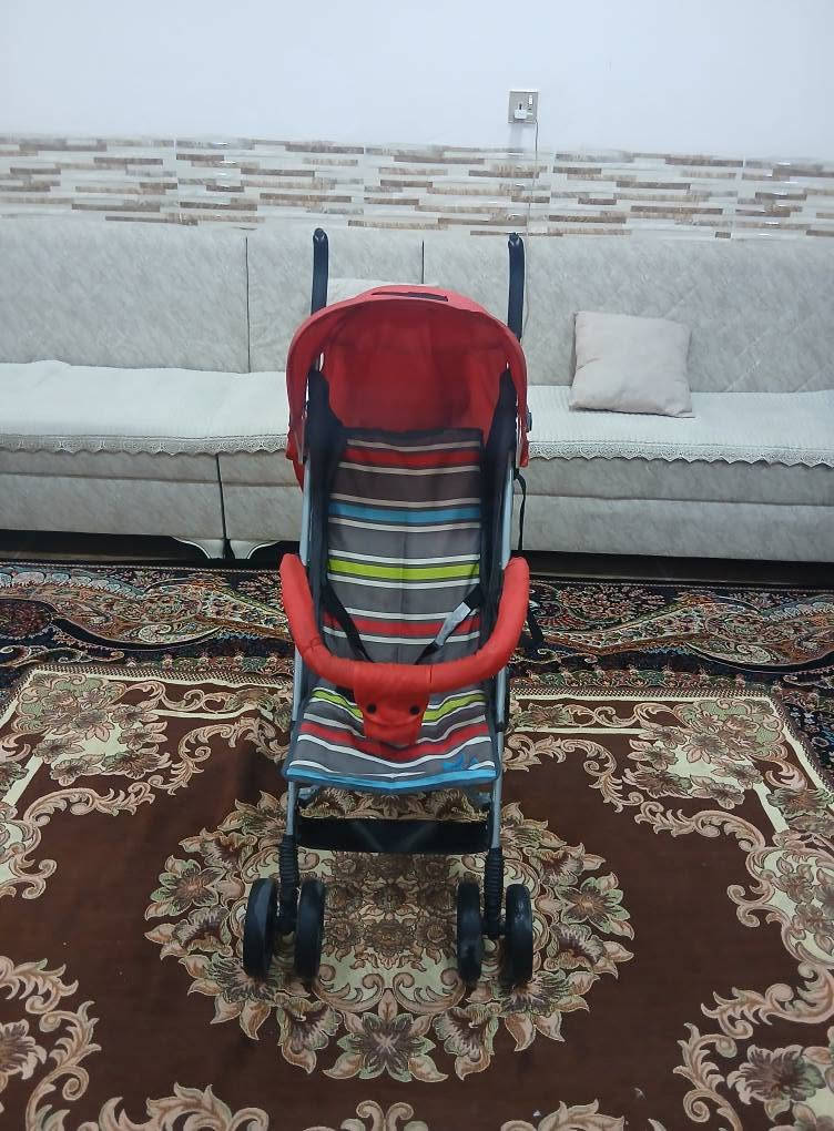 عارەبانەی مناڵان ئەوروپیە زۆر تۆکمەیە ، کورسیەکەی تەواوتەختەکرێ بۆخەوتن ، شوێن قاچەکەی بەرز دەبێتەوە ، قایشی بەستنەوەی هەیە ،ژێری پێوەیە بۆشت هەڵگرتن ، بچوک ئەکرێتەوە بۆناوسەیارە ، زۆر تازە و تۆکمە و بێعەیبە 
کەبچوکیش دەکرێتەوە شوێن زۆرکەم دەگرێت 
سعریشی زۆر گونجاوە قفڵی 32 هەزارە بێ معامەلە
سلێمانی ، گەیاندن هەیە*********** السليمانية, العراق

