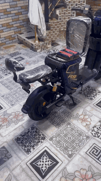 دراجه شحن موديل 2025 ما ماشيه هواي اخت الزيرو مخليهه بل بيت لان عندي مدرسه ما بيهه كل عطل الكهربائيات كلهن يشتغلن بطاريات 32 الدراجه كلهه مكفوله من الطول للطول وياهه مرايات وبصمتين وكارت وسويج كله جديد السعر 425بيهه مجال جوه 400ماتصير واتساب ***********
