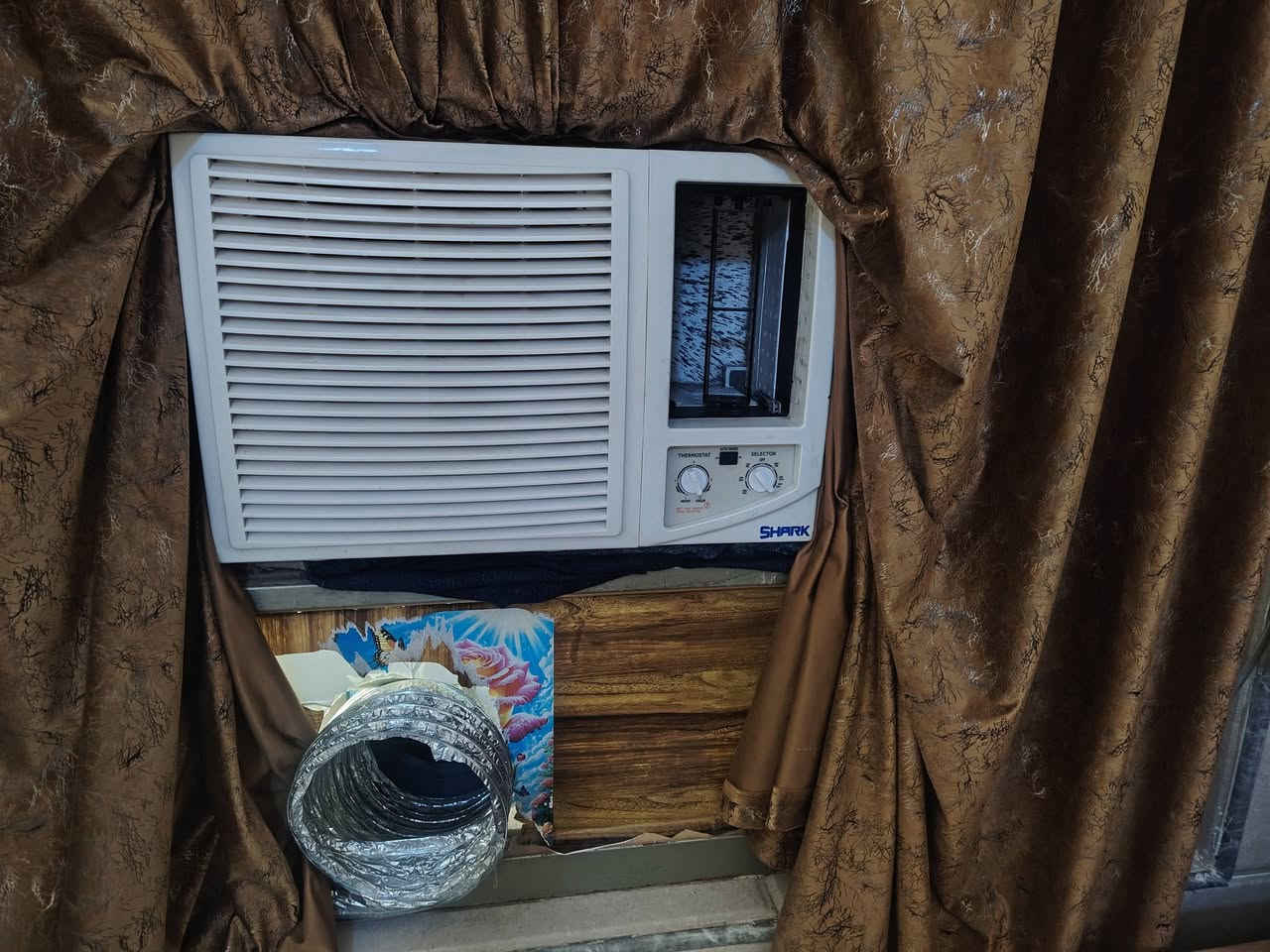 السلام عليكم سبلت 2طن كبس شركه + مكيف كبس شركه ايظن للبيع ***********
