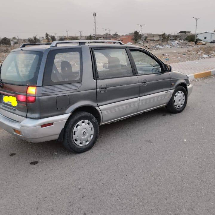 اخوان أني مكلف بالنشر  فقط السيارة الصديقي يعني لاتراسلني ولاتعلقلي 

هاي التفاصيل من صاحبها متسوبيشي  7 راكب موديل 1992 كير عادي ومحرك بلادي حجم 2000 بدون تبريد اوربي تخم تايرات جدد وشاشة وكاميرا خلفية وخليتله جهاز سنتر لوك تقفيل عن بعد بالريمونت والكهربائيات كله شغالة واللايت زنون رقمه كركوك انكليزي باسمي العنوان ديالى قضاء المقدادية شهربان السعر 38 وبيها مجال بسيط وهذا رقم صاحبها اتصال فقط ***********
