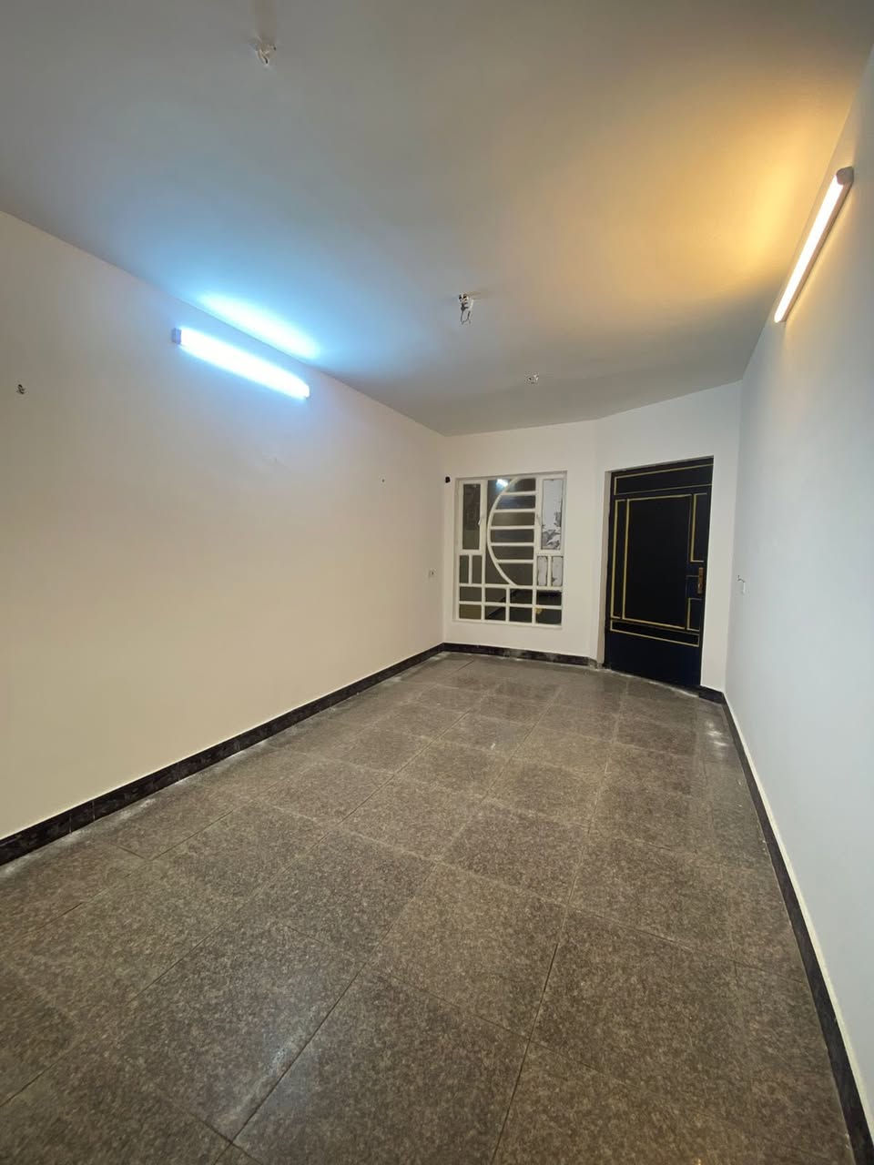 � للإيجار في السيدية 🏡
✨ بيت عائلي مميز بموقع هادئ ✨

📐 المساحة: 100 متر
🚪 مدخلين
🛏️ 4 غرف نوم
🛋️ صالة مريحة
🍳 مطبخ
🚿 2 خدمات

💰 السعر: مليون وربع فقط

📞 للاستفسار والتواصل:
***********
***********

⭐ فرصة مناسبة للسكن العائلي — سارع بالحجز
