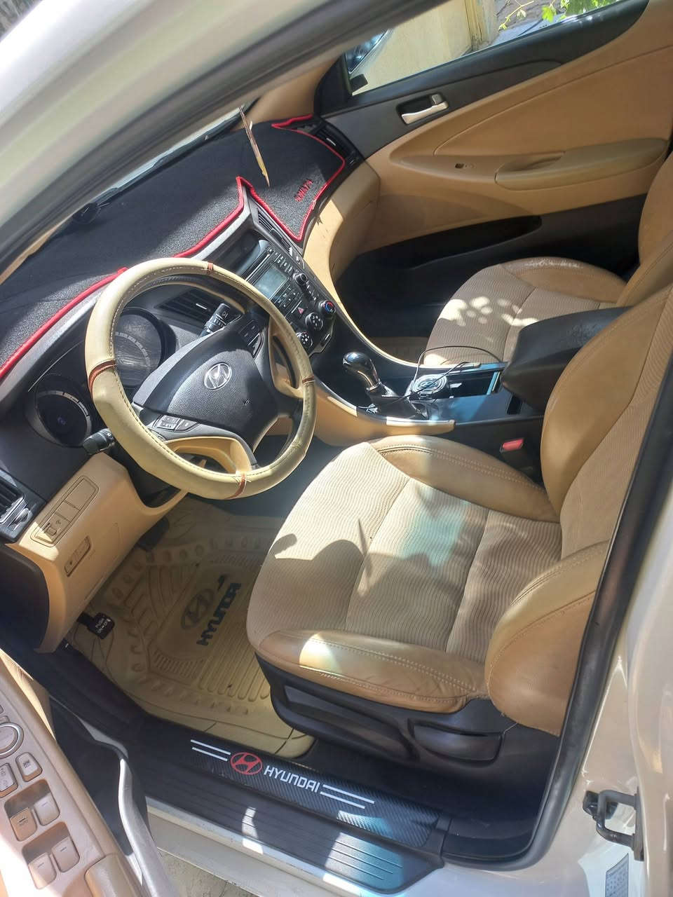سوناتا خليجي ٢٠١٣ تخم تاير جديد بهذا الويل الاسود وعندي مالته ويل كروم  هو والتاير اختار واحد اخذ منهم تبريد ثلج حدادية جيد رقم اربيل سنوية منتهية ماشية ١٦٩ بيه قطعة صبغ وحده *********** السعر ١١٩
