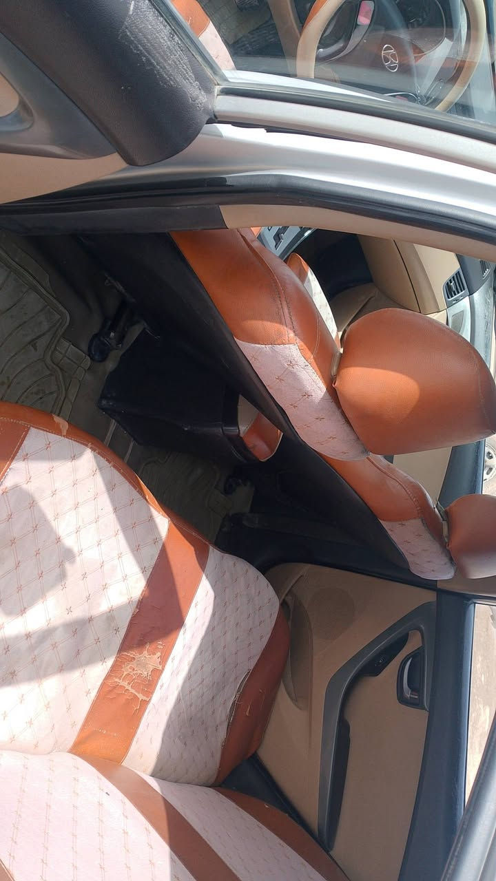 السلام عليكم الانترا 12خليجي مكينه وكير خير من الله رقم اربيل ساقطه السنويه بأسم شركه تريد تحويل تريد وكاله ثاني يوم صدر امامي خلفي جديد ايكو تقليل صرف الوقود تحكم بل استيرن  بيه قطعتين تبديل جاملغ امامي جهت الراكب وباب السايق بدون ضرر داخلي بجم محدث 16 السعر 85 وبيها مجال حك الجيه  *********** مكاني واسط الصويره
