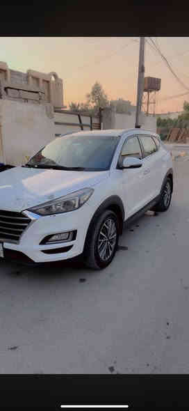 السلام عليكم هونداي توسان موديل 2019 بأسمي السياره رقم بصره السياره البنيد جارد كد شبر كما موضح بالصوره وبيها طخه بالباب وره سايق يرجع ع بارد السياره حلوه ونضيفه وكل شي بيها بلاد مكفوله من كير ومحرك ع وضع الشركه ما مفتوح اي شي بيها علما السياره خليجي  السعر 180 $ وهذه رقمي ***********
