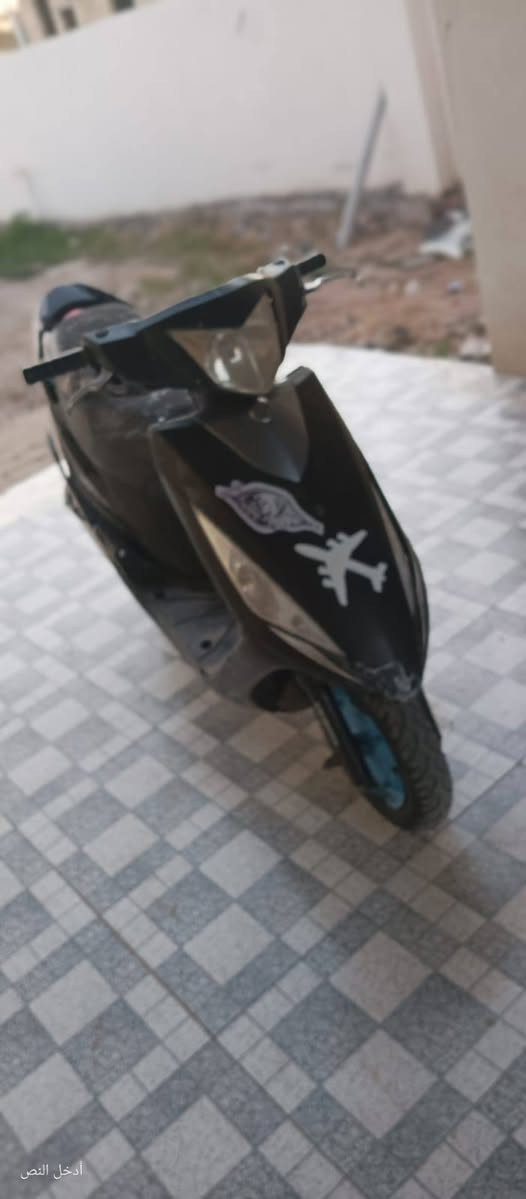 سلام عليكم دراجه سايم للبيع بدون اوراق مكان شهداء الفلوجه دراجه شغاله السعر 250بيهة مجال ***********
