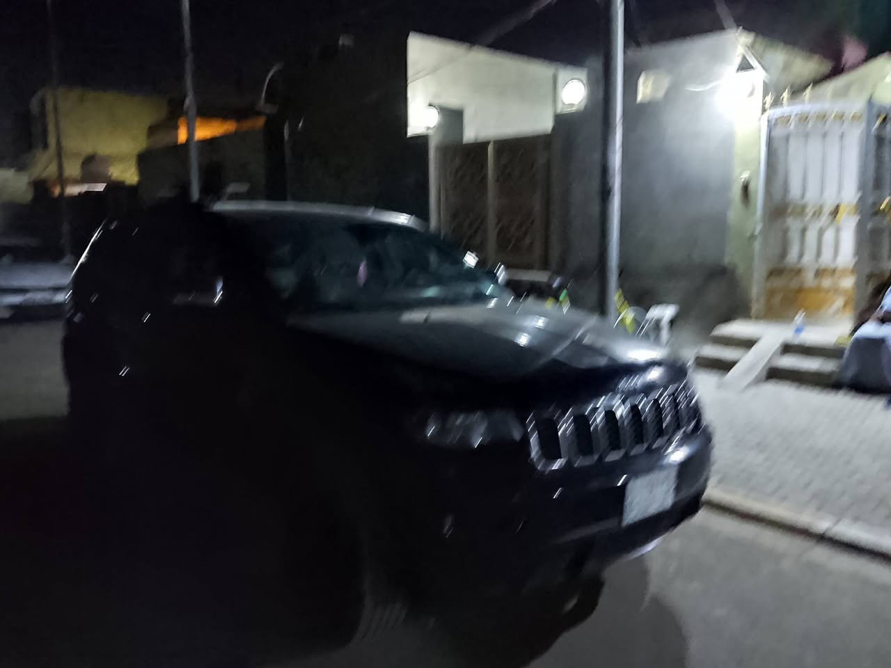 سلام عليكم
جيب للبيع موديل 17 سيارة فول ماعده الفتحه راعيها موجود يريد مداور سيارة معروضه 180 وبيها مجال 
مكلف بل نشر الاستفسار اكثر عل سيارة الاتصال على الرقم 
*********** مكان السيارة ديوانيه مركز
