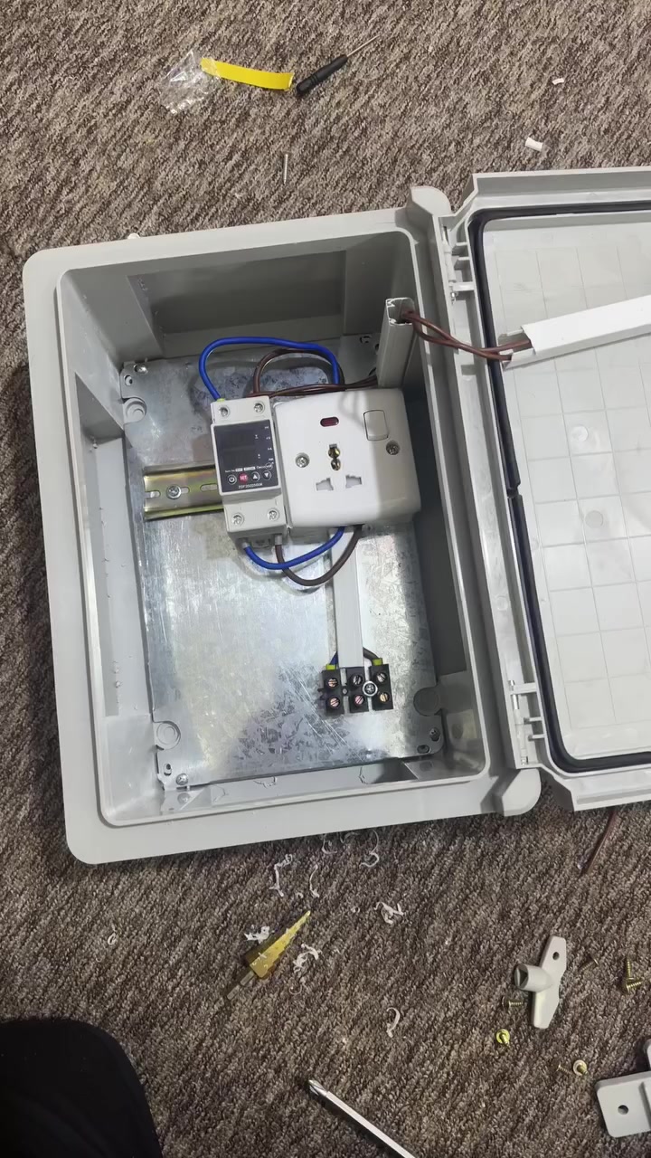 السلام عليكم
بورد شحن سيارات byd 
16 امبير ضمان سنة كاملة من تاريخ الشراء
بلك سويج وجوزة حماية كله اصلي ديكو فولت وربط الوايرات بترمل يعني تشده وتنساه 

توصيل مجاني وكذلك يتوفر تنصيب ايضا 

السعر 45 الف 
***********
