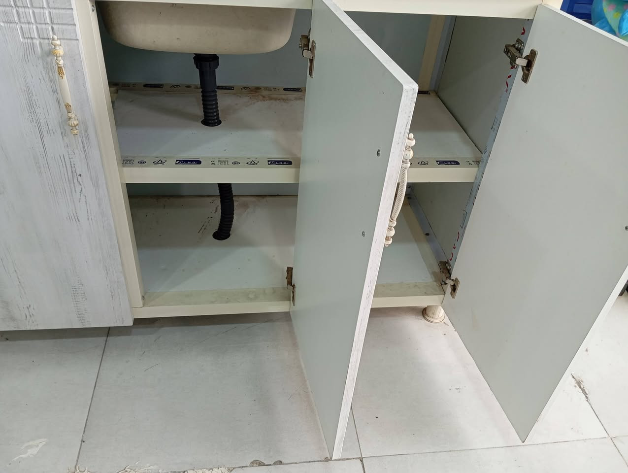 بيع مستعجل
سنگ قياس 130
هيكل المنيوم ابواب بالون بريص
نظافه فول 
هفلان شارع سيد طيب***********
