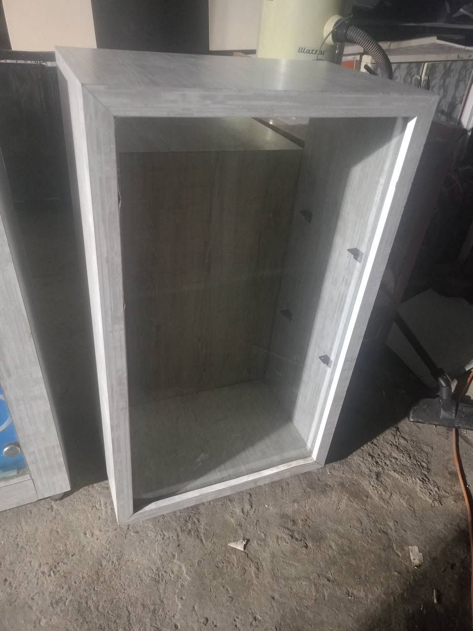 ميوزة محل موبايلات 4وسط1كبير ميز صيانه مع جام فوقو
الموقع حي الزهراء
الاستفسار *********** ***********
