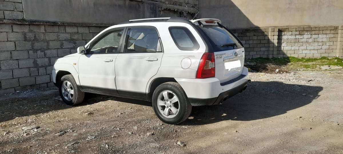 کیا سپۆرتاج ۲۰۱۰ 
سەنەوی تا ۲۰۲۹ تازەیە ڕەقەم سلێمانی 
سوچ شقارتە 
سڵایت 
فۆڕمیکا 
۱ چەمەلەخی بۆیاخە و هیچیکە 
سەیارەیەکی زۆر پاکە جوانەو بەشەرتی گێڕو مەکینە و پشتو پێشی کەپسە  بەناوی خۆمانەوەیە سەیارەکە هی مەعرەز نییەو هی خۆمانە ۱۱ ساڵە لای خۆمانە ۱٦۹ هەزار ڕۆشتوەو مەکینەی نەکراوەتەوە
***********
*********** السليمانية, العراق
