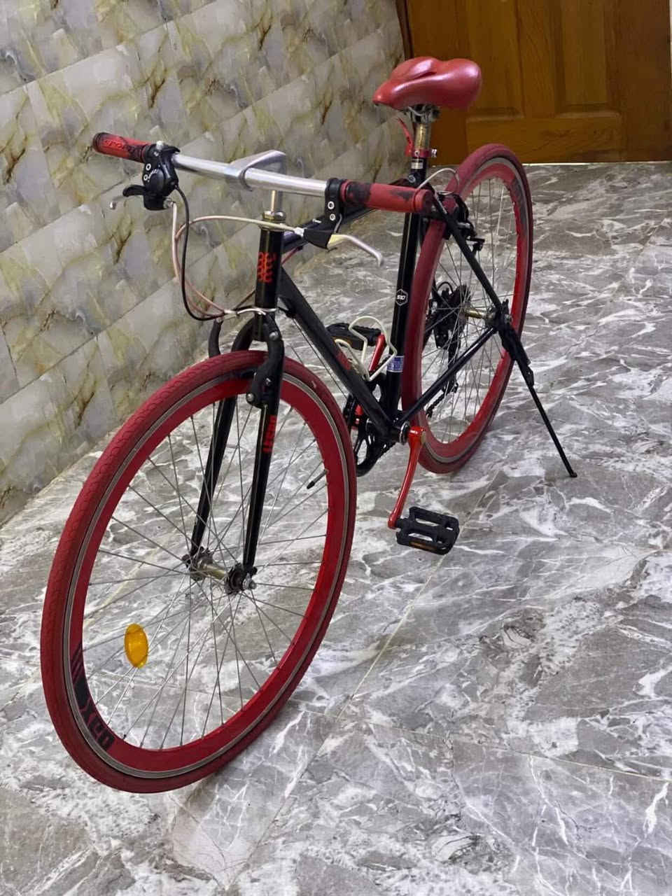 بايسكل c700 نضيف كشن طبي للمسافات البعيده حجم 28السعر 90 مكاني بغداد خي لاعلام رقم ***********
