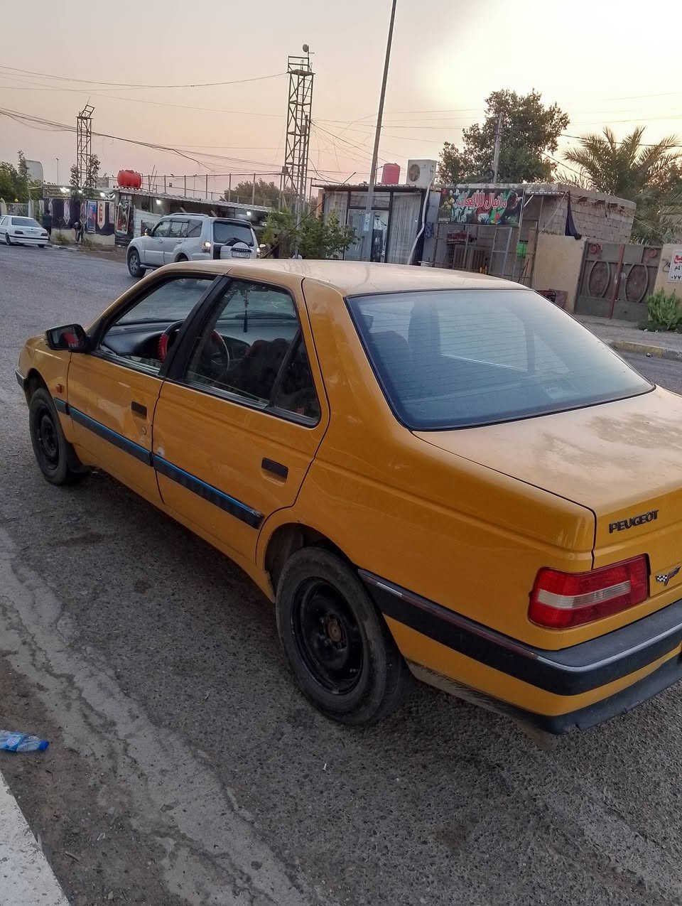 بيجو 405 كير ومكينه نظاف مكفوله على وظع الشركه لاخياس ولاتعمير مصفره هيئة وغرامات رقم بغداد دولي 
بيع مستعجل محتاج امانه الله السعر 25 ورقه ***********
