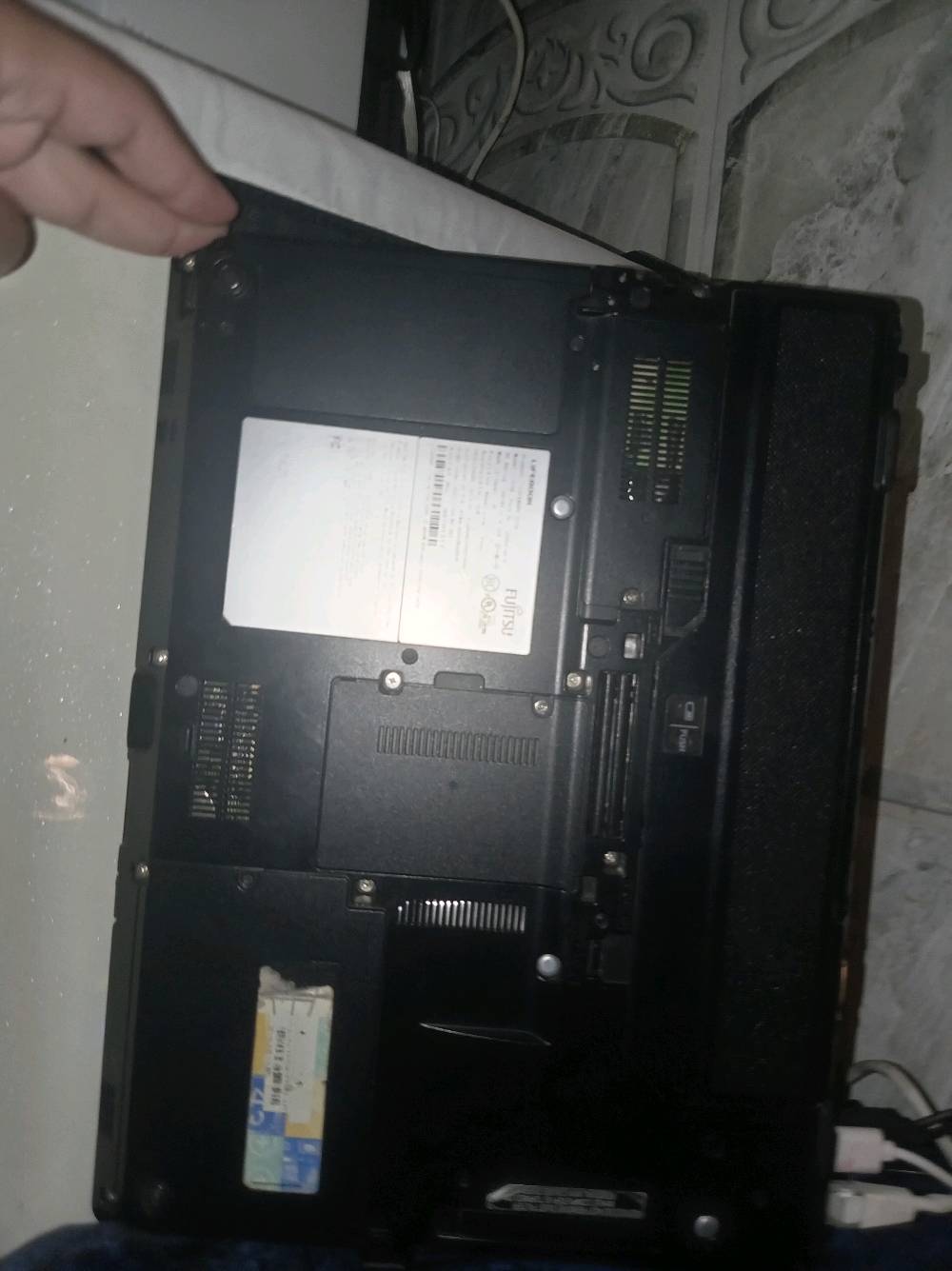 سلام علیکم لابتوب FUJITSU للبيع
✅ المعالج: Intel Core i5 الجيل الرابع
✅ الرام: 4GB
✅ الهارد: 250GB HDD
✅ نظام التشغيل: Windows 10 Pro (64-bit)
✅ الشاشة بحالة جيدة
✅ مناسب للدراسة، التصفح، الأوفيس، مشاهدة الأفلام، والاستخدام اليومي.
📍 الشاحنة الأصلية مالتها ابو الفيوز الثلاثي والمحولة الأصلية لشركة FUJITSU 
 📍 الشاشة قلاب تصير ايباد وتستخدم بالقلم الخاص بيها التفاعلي 
📍 وياها ماوس ألوان وكيبورد نظيفات
📍 منصب بيها برامج طابعة برذر ومنصب بيها vpn وادوات استخدام ومنصب بيها word
ملاحظة /الكيبورد الأساسي مال الابتوب بيه بعض الأحرف ما تشتغل ف اني انطيتك كيبورد وياها علمود براحتك
السعر / 150 وقابل للتفاوض بشي قليل وتدللون
مكاني /كربلاء-طويريج
+لايوجد توصيل إذا قريب عني تدلل