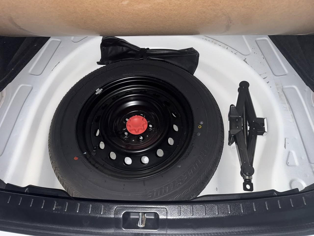 السلام عليكم.                                                                    تويوتا كورلا 2015 شركة عامة محرك ١٦٠٠ السيارة زيرو ماشية ٨٠٠٠
السيارة مضمومة السعر ١٨٨
للاستفسار
***********
