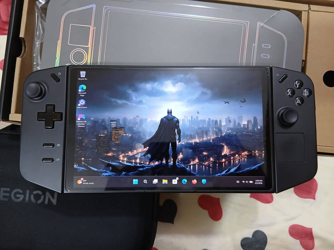 سلام عليكم lenovo legion go
 استعمال اقل الشهر
هارد واحد(( تيرا )) بطارية 100%
بيه لاسق حماية ضد الكسر
غراضه كامله الاصليات مابيه لا شخط ولا طخه
ومنزل عليه 16لعبه موضحات بلصور
1_ Pes 2026 كامله انتقلات
2_ 5 Forza horizon 
3_ Gta v المحسنه مال بلي 5 
4_ Red dead redemption 2
5_ red dead redemption 1
6_ black ops 6
7_ mafia
8_ fifa 22
9_ bat man arkham knight 
10_ spider man 2
11_ ori ans the blind forest
12_ pes 2010
13_ pes 2013
14_ gta san Andreas المحسنه 
15_ gta vice city المحسنه
16_ gta ||| المحسنه 
هذا رقمي ***********
مكاني بغداد الحبيبية
