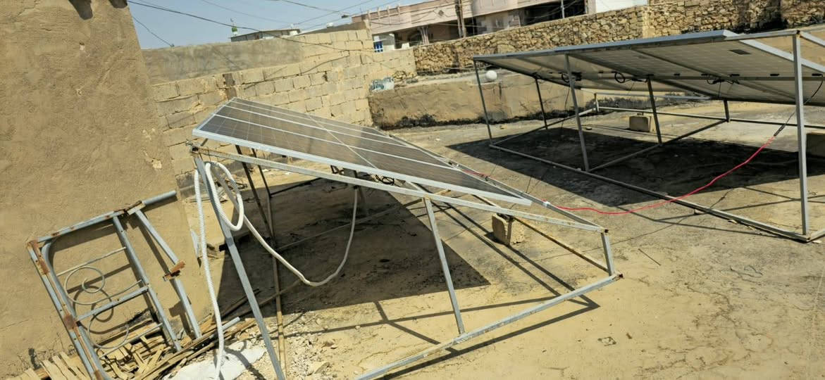 الواح شمسية 
للبيع مع القواعد 
عدد الالواح 8 
6 الواح 400 واط 
2 الواح 450 واط 

الانتاجية الاجمالية 370 فولط 
 
للاستفسار وتساب حصرا 
***********
