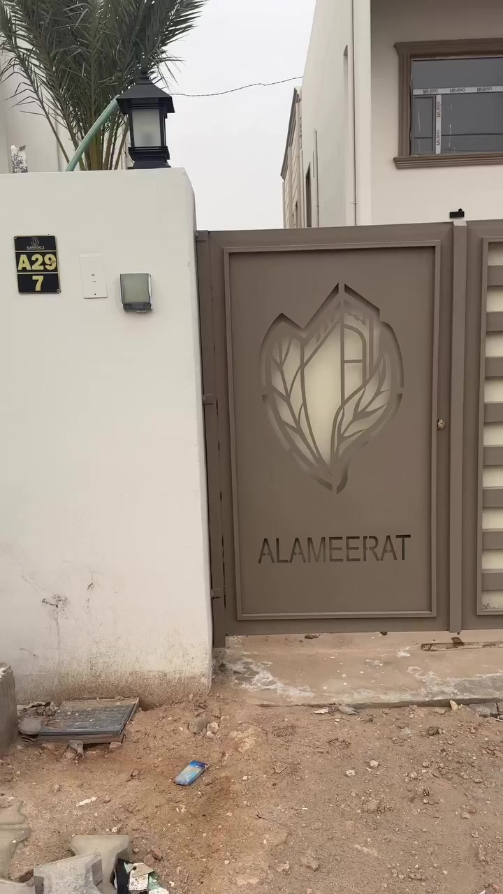 دار للبيع في مجمع الأميرات الثاني
📐 المساحة: 300 متر 
📍 الموقع:المربع الثالث خلف شارع 60 – شارع قمبر
موقع مميز وهادئ، مناسب للسكن العائلي والاستثمار.

للاستفسار والتواصل:
📞 ***********
📞 ***********

📍 أو زيارة مكتبنا في مجمع الأميرات الأول
مقابل مجمع الكرار السكني – المدخل الثاني
المصطفى للعقار

إ
