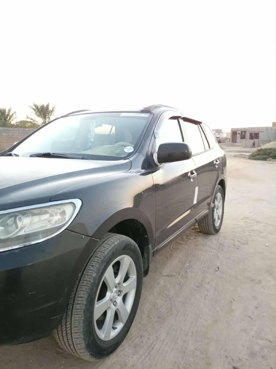 السلام عليكم سنتافيه مديل 2010سياره حلوه وجاهزه كير محرك تبريد حداديه ادوات ادوات اني مكلف بلنشر *********** هاذ صاحب سياره
